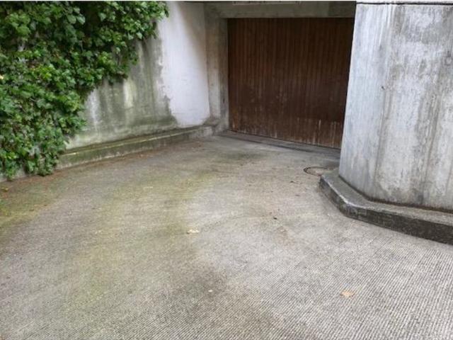 Garage mieten in Einigen, Zürich