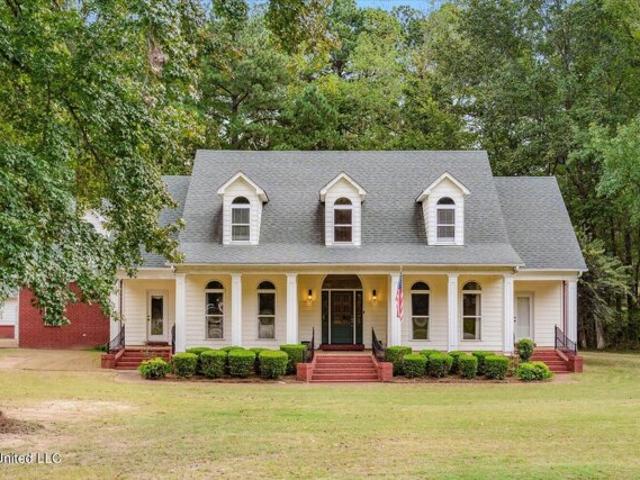 House for sale in Nesbit, Mississippi