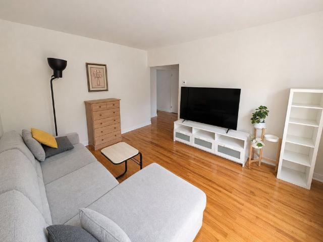 Apartment for rent in Saint-lambert, Quebec