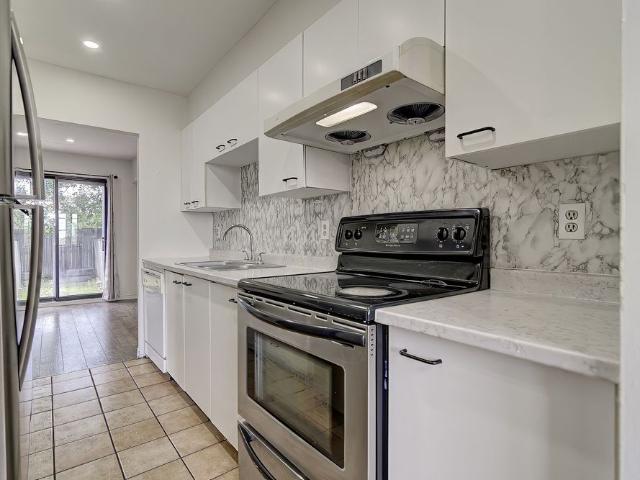 House for rent in Pointe-claire, Quebec