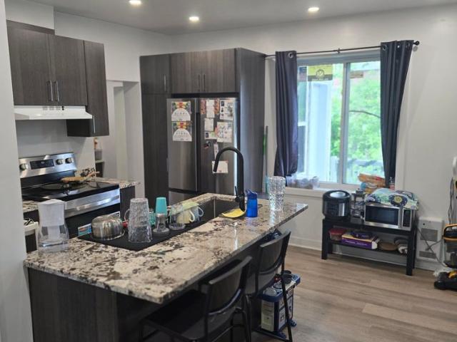 Apartment for rent in Pointe-claire, Quebec