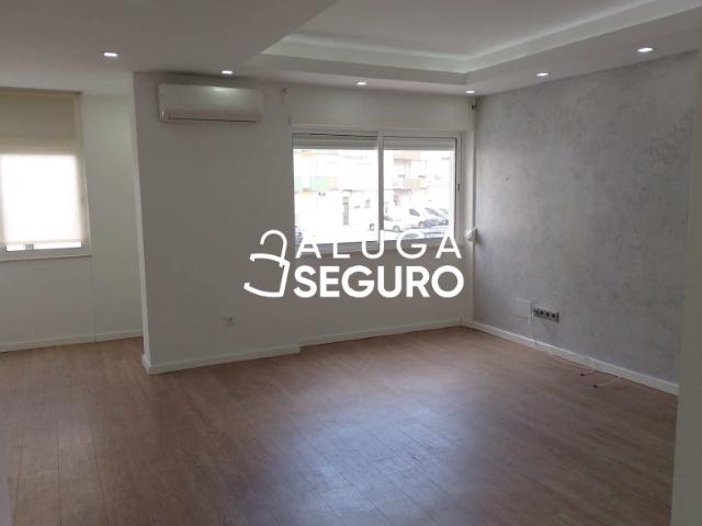 Apartamento alugar em Bairro Alves Redol, Alto do Seixalinho, Santo André e Verderena