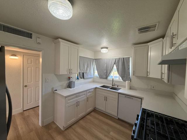 Apartment for rent in Lancaster, California