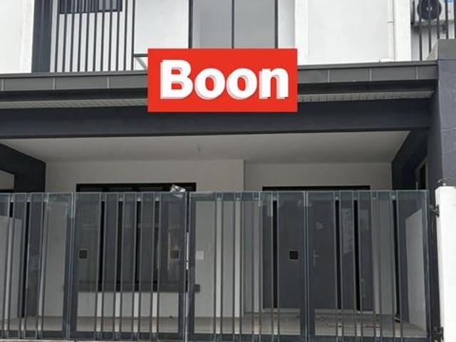 Terraced House for sale in Kuching, Bahagian Kuching