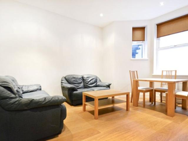 Apartment for rent in West Kensington, Greater London