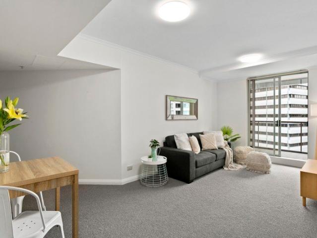 Apartment for rent in Lower North Shore, Sydney