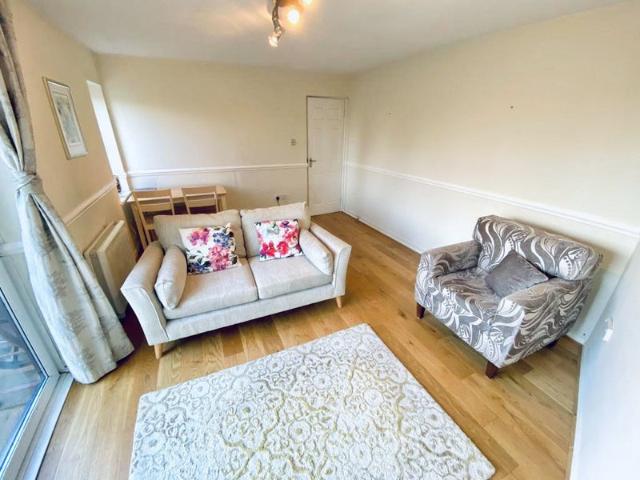 Apartment for rent in Three Lamps Estate, Feckenham