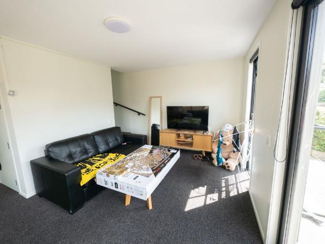 Townhouse for rent in Otakou