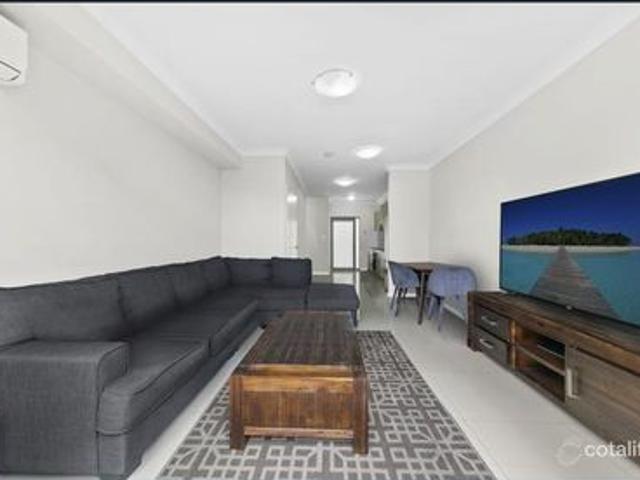 Townhouse for rent in Sydney, New South Wales