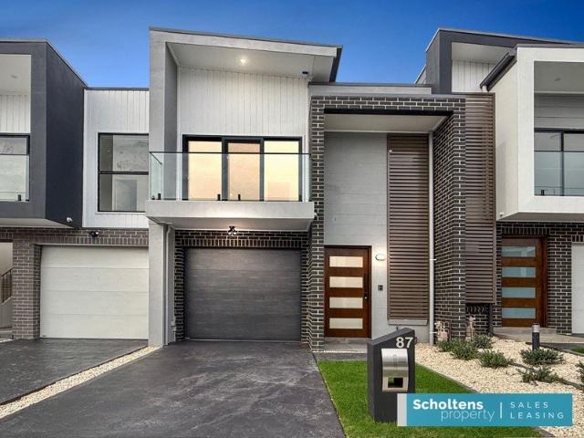 Townhouse for rent in Wollongong West, New South Wales