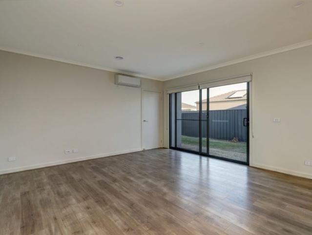 Townhouse for rent in Kaarimba, Victoria