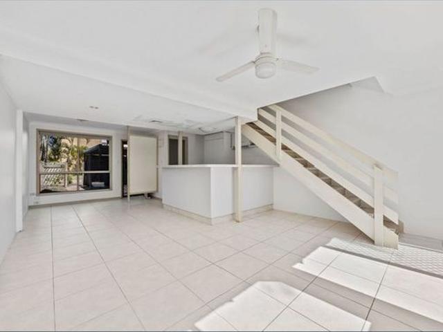 Townhouse for rent in Fernbrook, Queensland