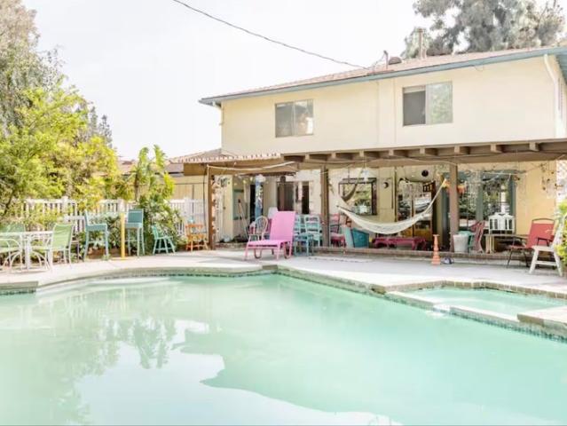 Room for rent in North Hills West Neighborhood Council District, Los Angeles