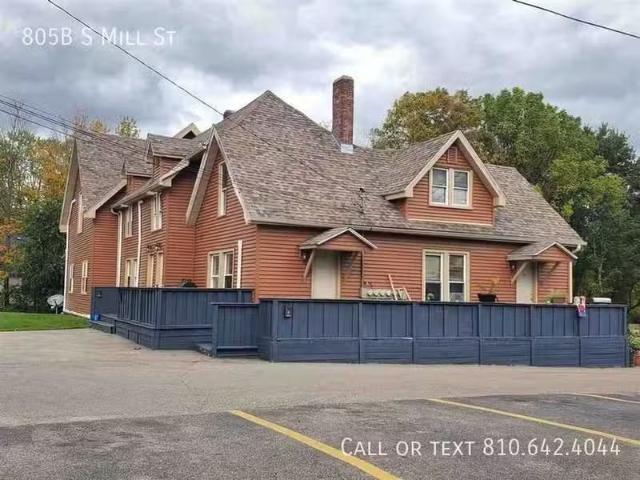 Condo for rent in Flint