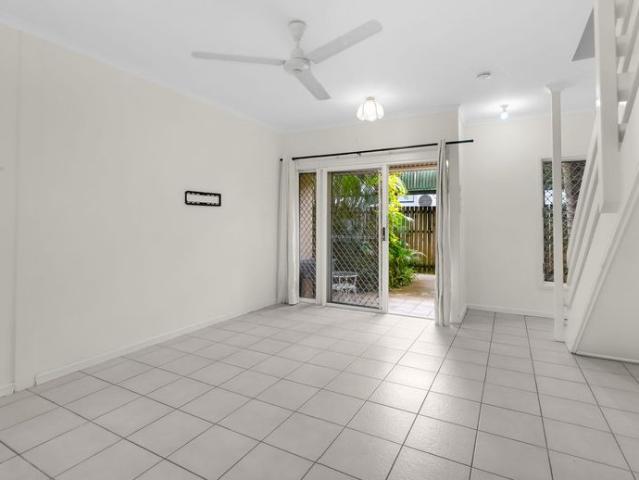 Townhouse for rent in Earlville, Cairns