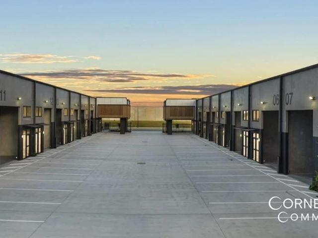 Warehouse for rent in Toombul, Queensland