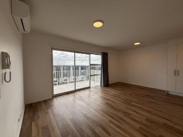 Apartment for rent in Paremoremo, Oroua County