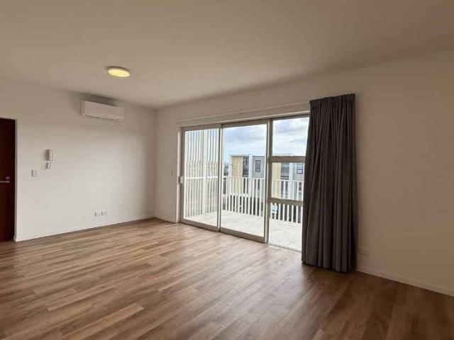 Apartment for rent in Paremoremo, Oroua County