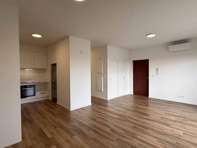 Apartment for rent in Paremoremo, Oroua County
