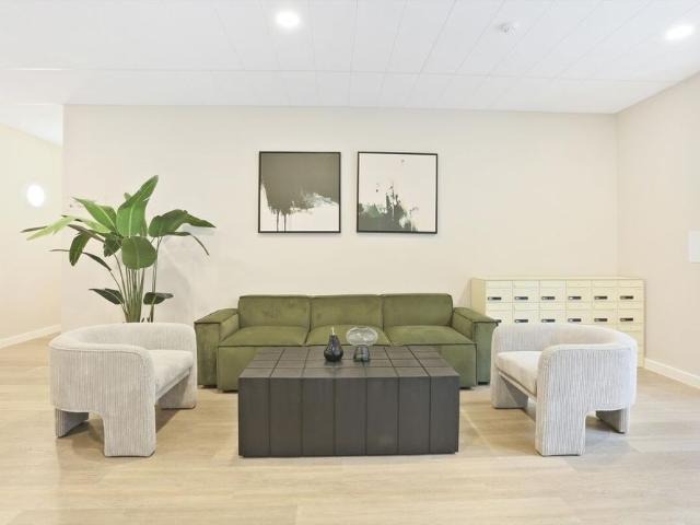Apartment for rent in Ashley Park, Surrey