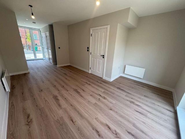 Townhouse for rent in Victoria Park, Manchester