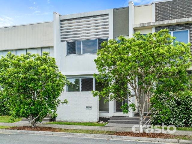 Townhouse for rent in Fernbrook, Queensland