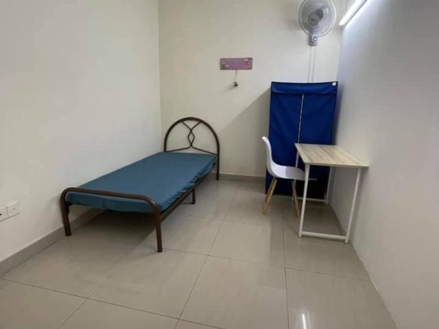 Room for rent in Petaling, Alam Impian