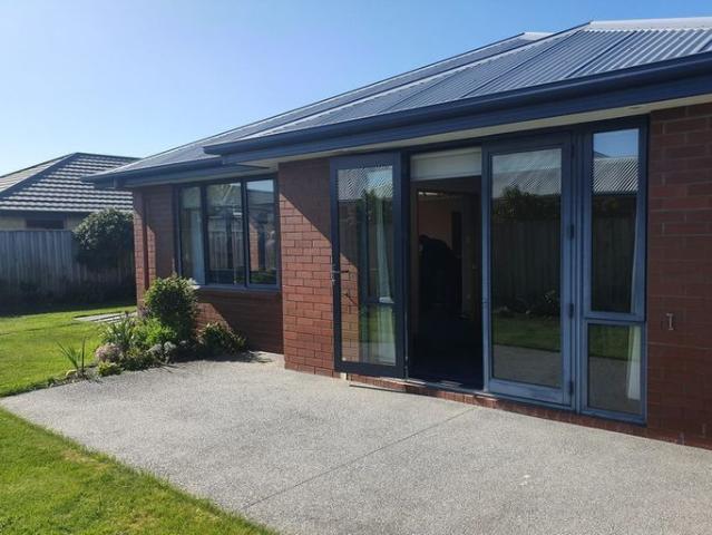 House for rent in Chaslands, Canterbury
