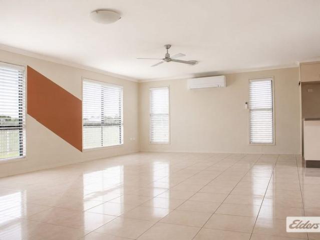 Townhouse for rent in Capella, Queensland