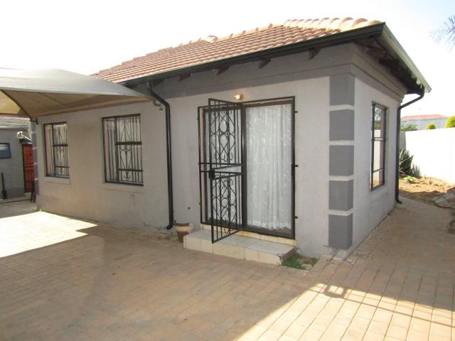 House for rent in Tshwane Ward 77, Mnandi AH