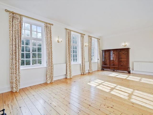 House for rent in Lower Green Esher, Blackhills