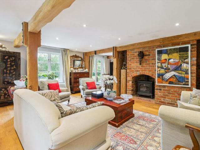 House for rent in Pachesham Park, Surrey