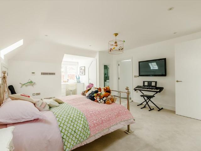 House for rent in Sunningdale