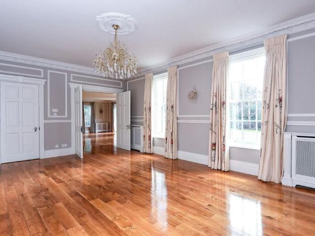 House for rent in Row Town, Surrey