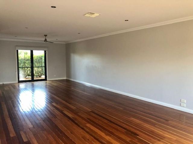 Townhouse for rent in Piallamore, New South Wales
