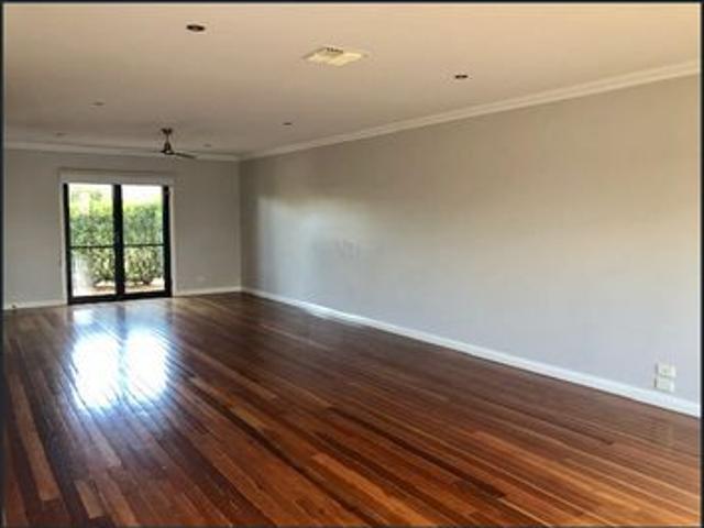 Townhouse for rent in Piallamore, New South Wales