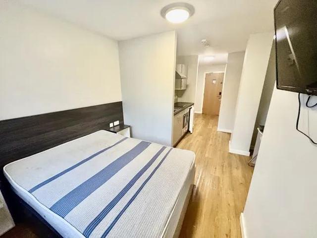 Studio for rent in St Ann's, Haddon