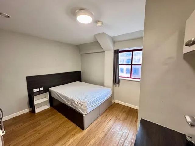 Studio for rent in St Ann's, Haddon