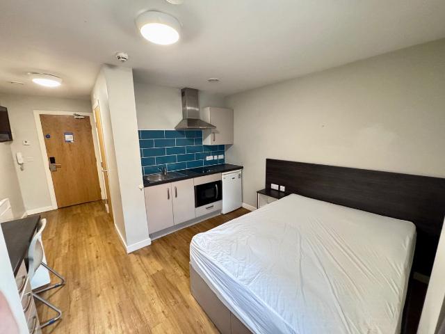 Studio for rent in St Ann's, Haddon