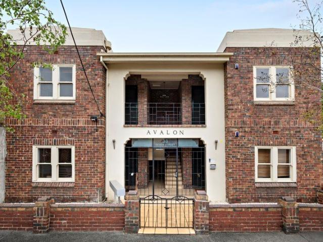 Apartment for sale in Albert Park, Melbourne