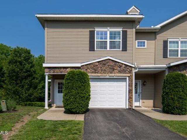 Condo for sale in Cohoes