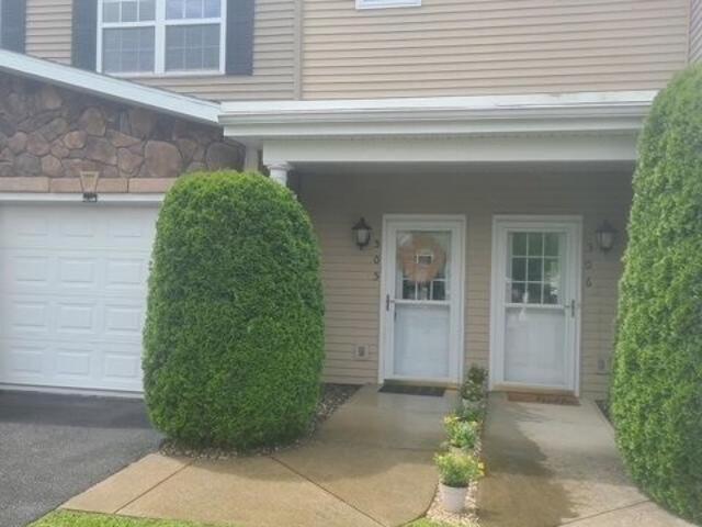 Condo for sale in Cohoes