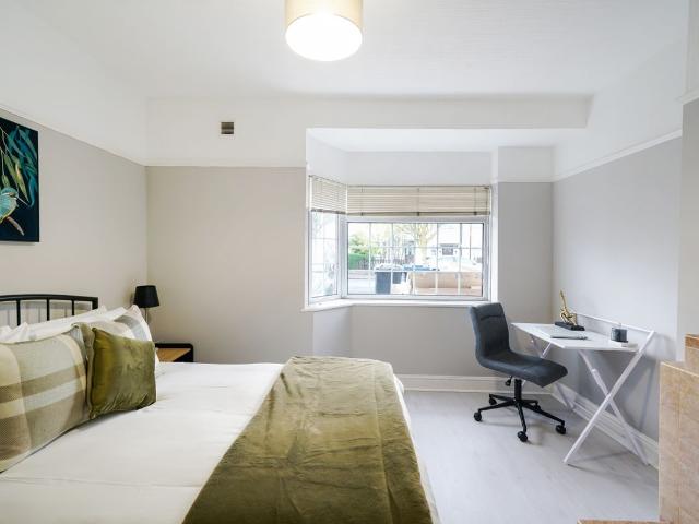 Room for rent in London Borough of Ealing, Perivale