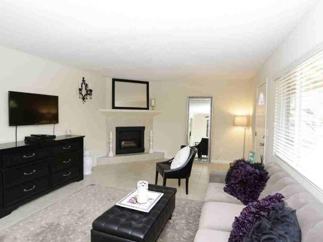 Apartment for rent in Tustin, California