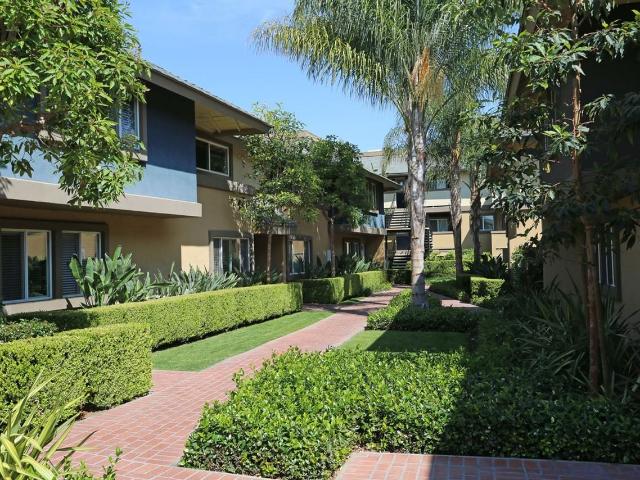 Apartment for rent in Tustin, California