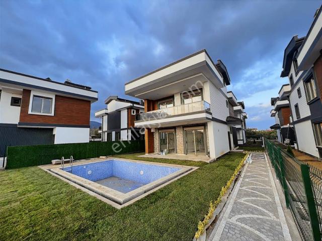 Edremit, Balikesir içerisinde satılık Villa