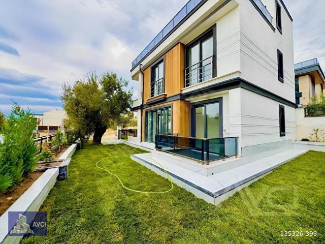 Burhaniye içerisinde satılık Villa