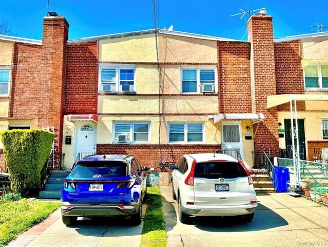 House for sale in Queens, Arverne