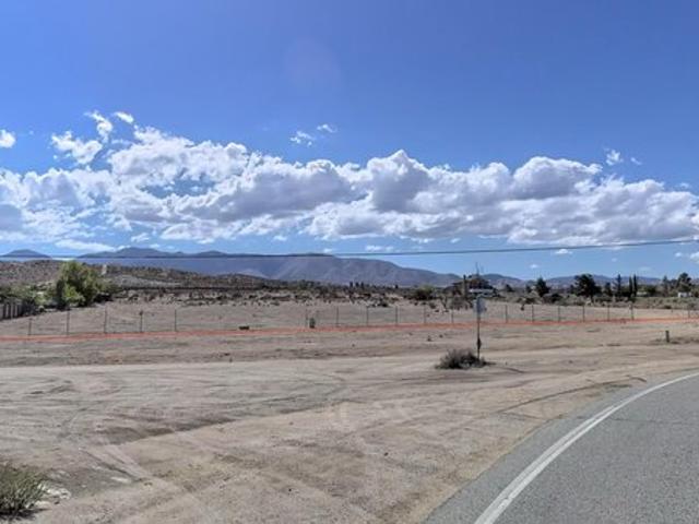 Land for sale in Pearblossom, California
