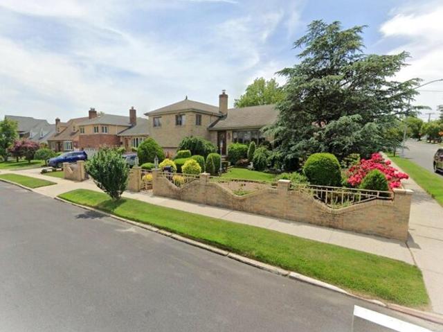 House for sale in Queens, Arverne